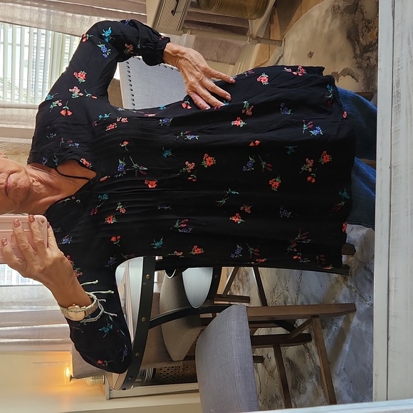 Old Navy - Picture 1 of 6